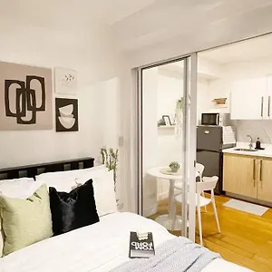 The Serene Escape Rockwell Makati City View 1br Manila